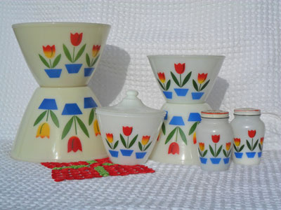 Fire King Tulip Splash Proof Mixing Bowls Grease Jar Range Shakers